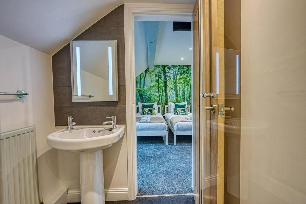 Delightful Two-Bedroom Cottage In The Heart Of Bakewell Kültér fotó