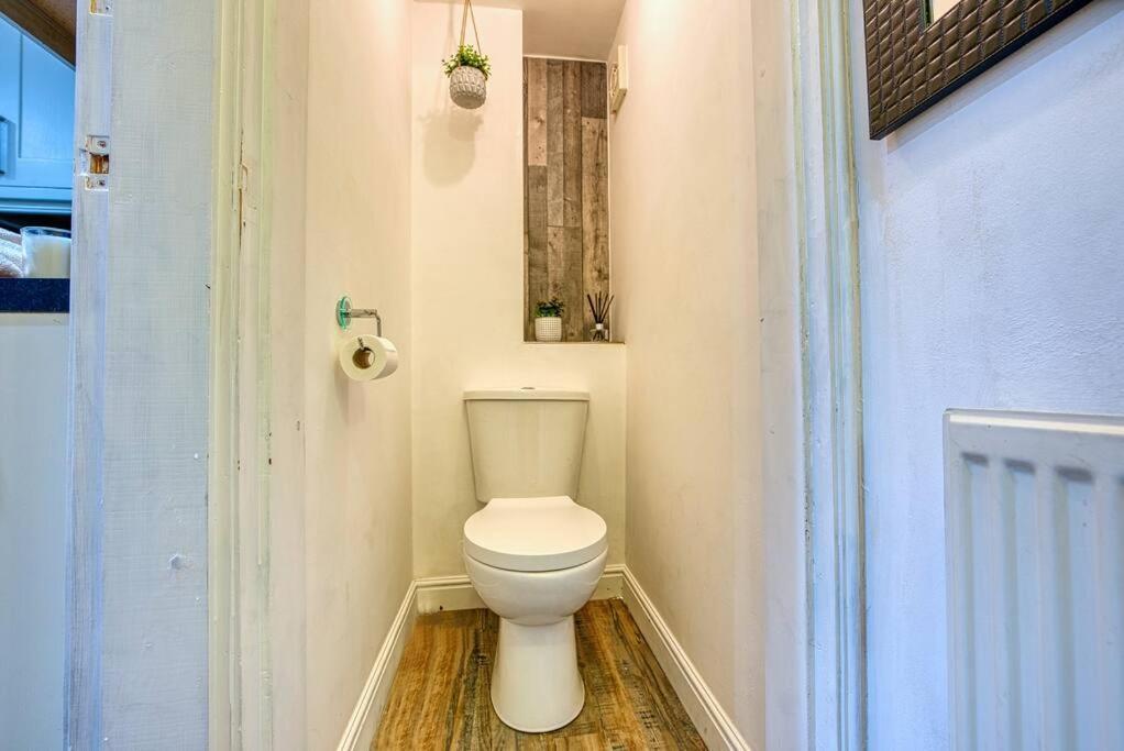 Delightful Two-Bedroom Cottage In The Heart Of Bakewell Kültér fotó
