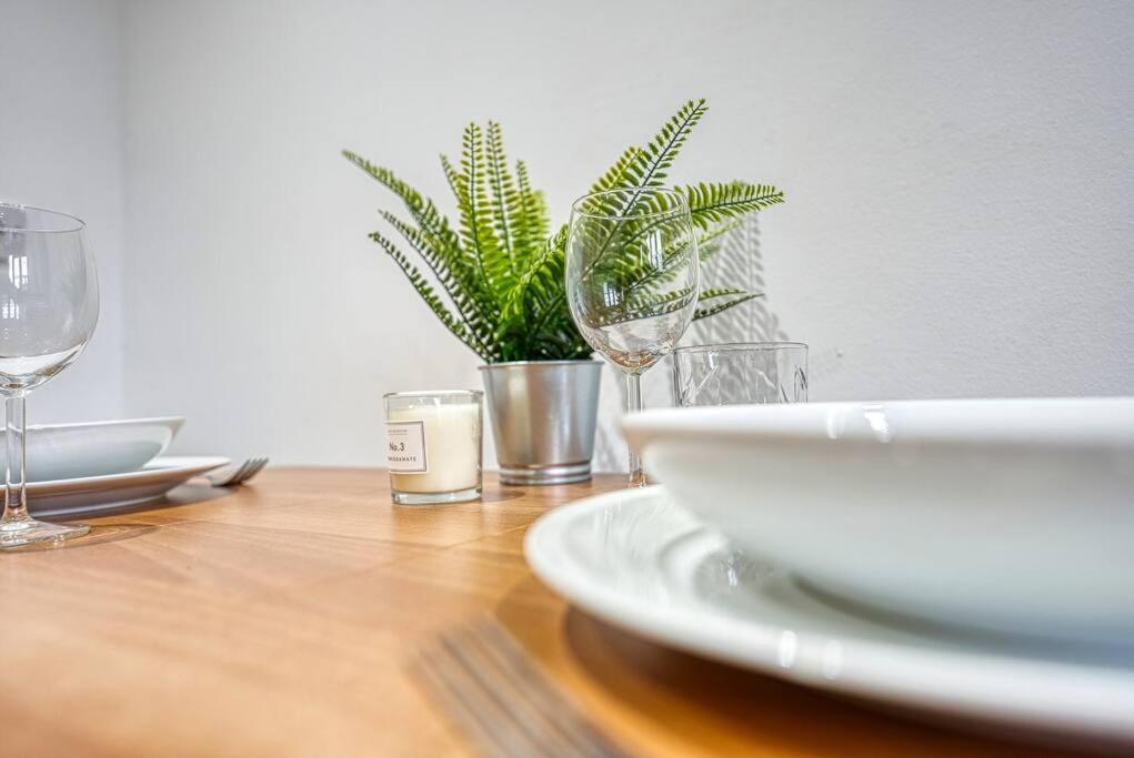 Delightful Two-Bedroom Cottage In The Heart Of Bakewell Kültér fotó